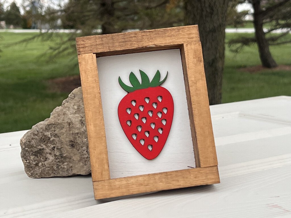 Strawberry shelf sitter