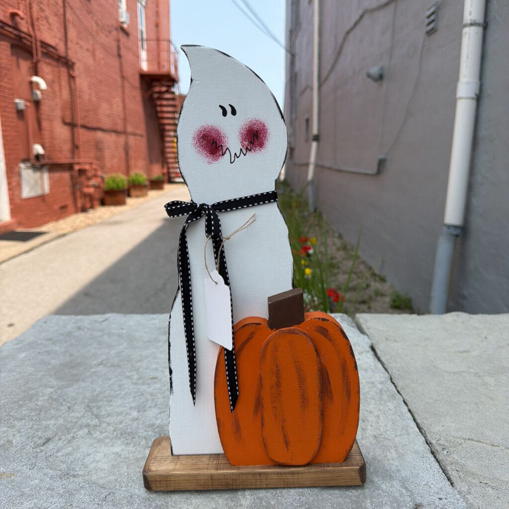 #117 Ghost with Pumpkin black