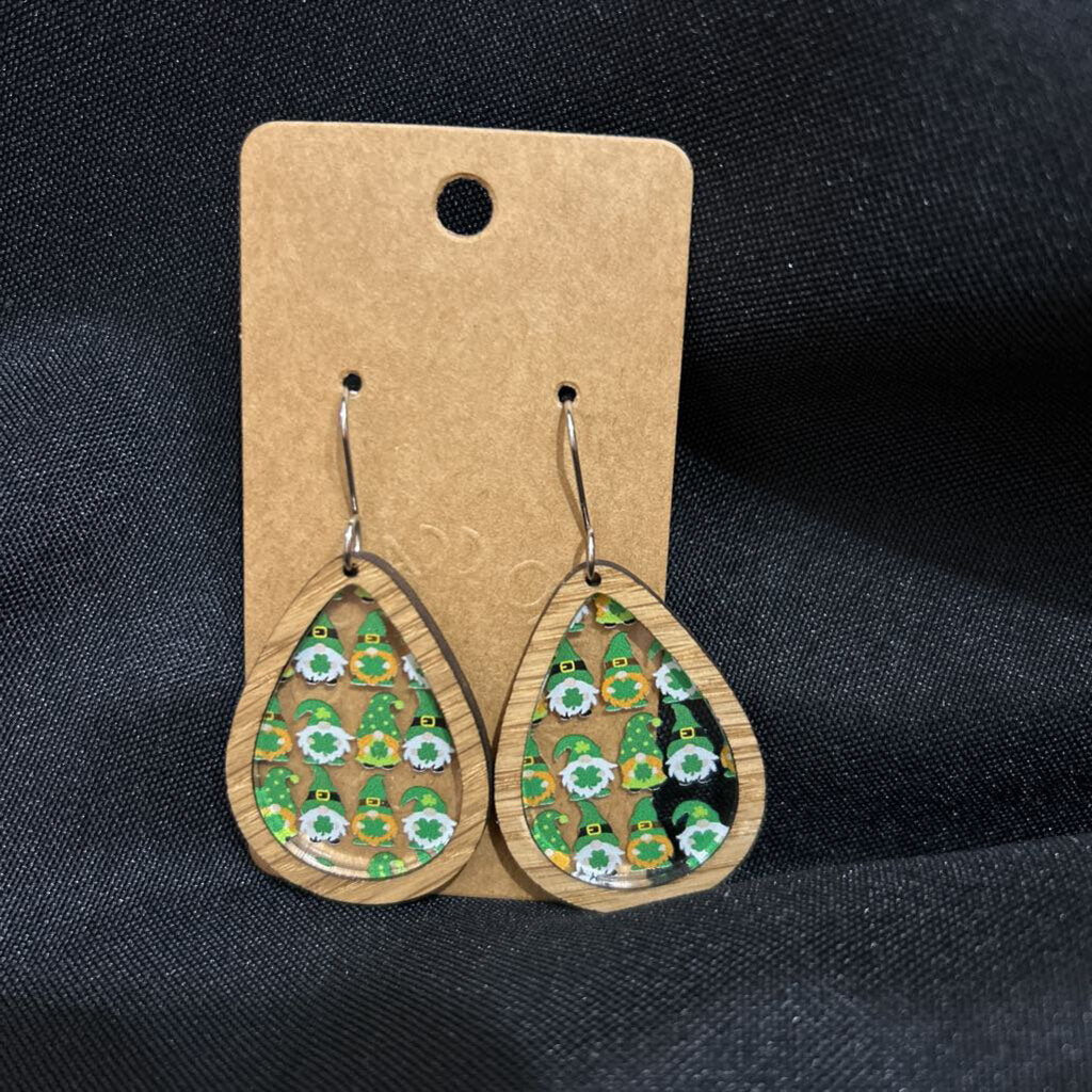 Gnome Shamrock Inlay Drop