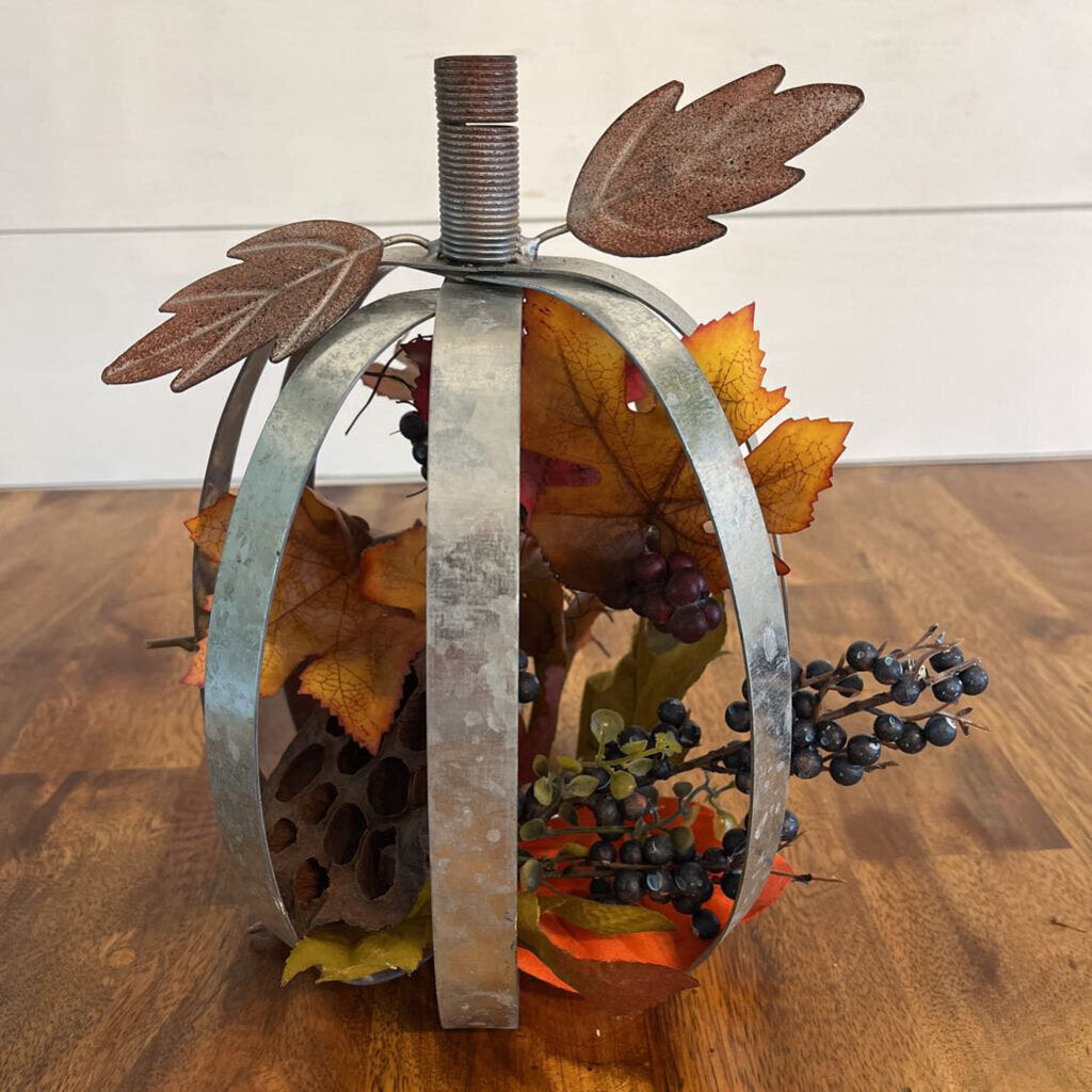 Metal Pumpkin w/ spring stem