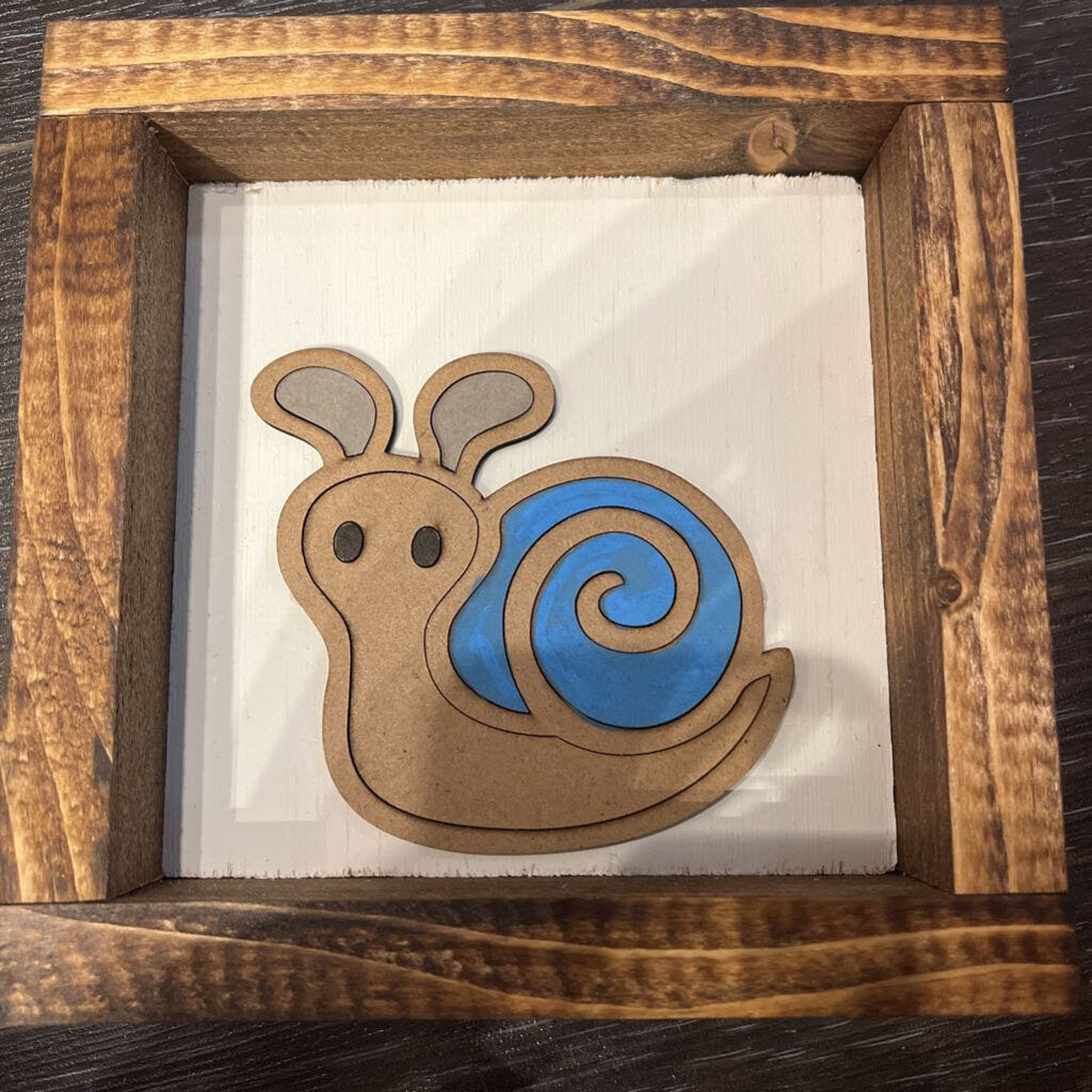 Snail Mini (shelf sitter)
