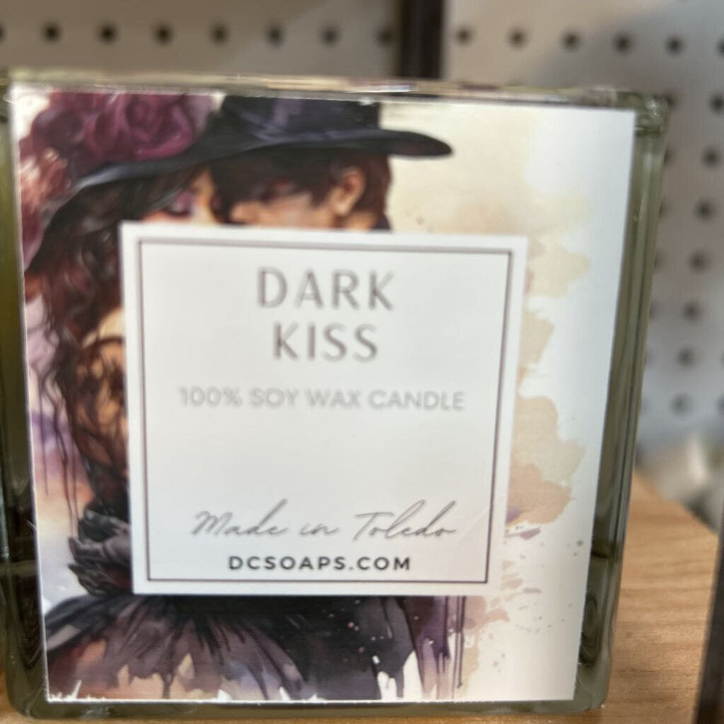 Dark Kiss Candle