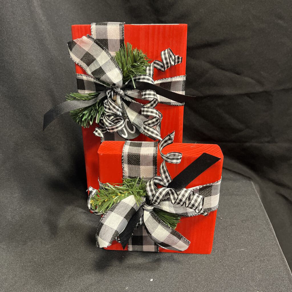 Set of 2 Skinny Presents