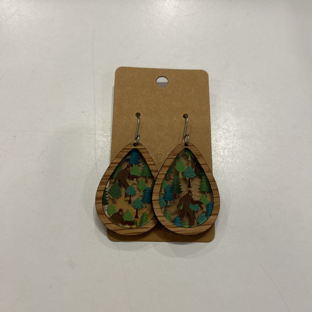 big foot/tree inlay drop earring