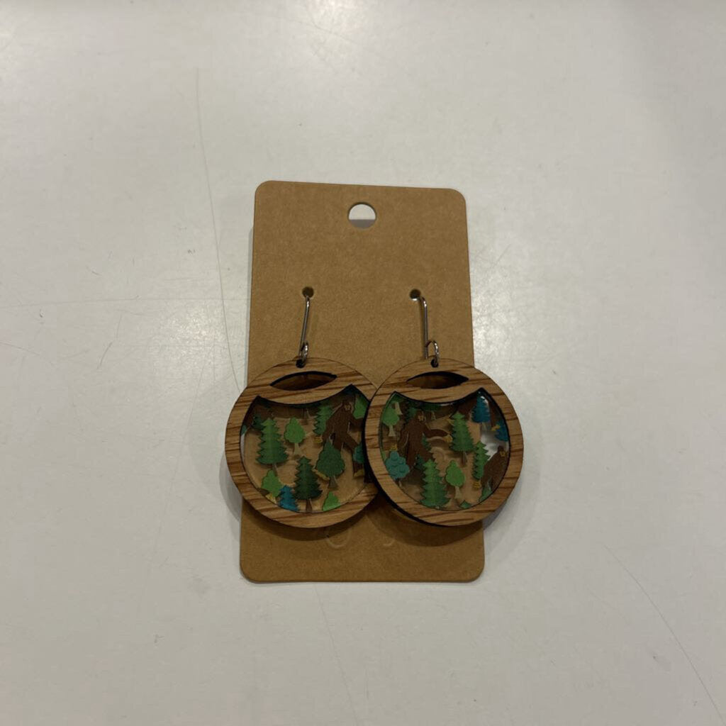 big foot/tree inlay cresent earring