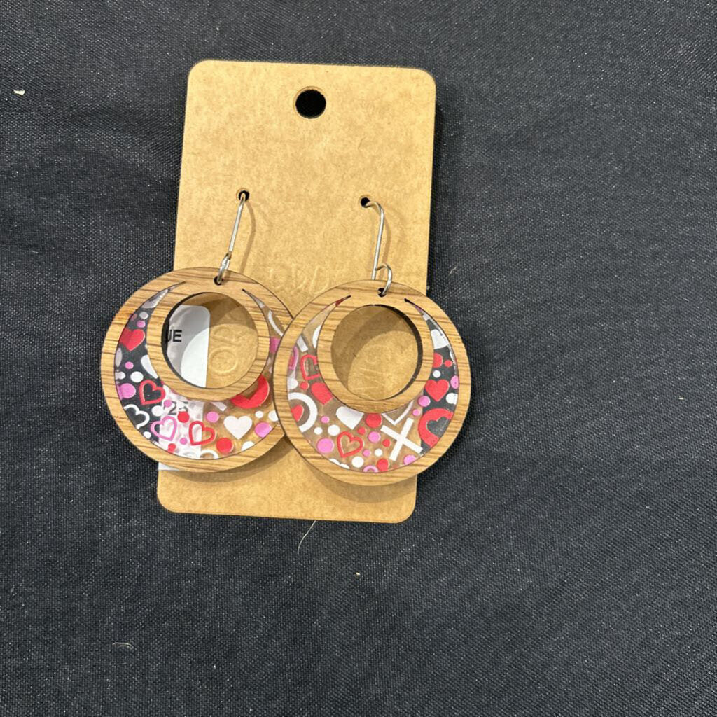 XOXO Hearts Inlay Circle Earrings