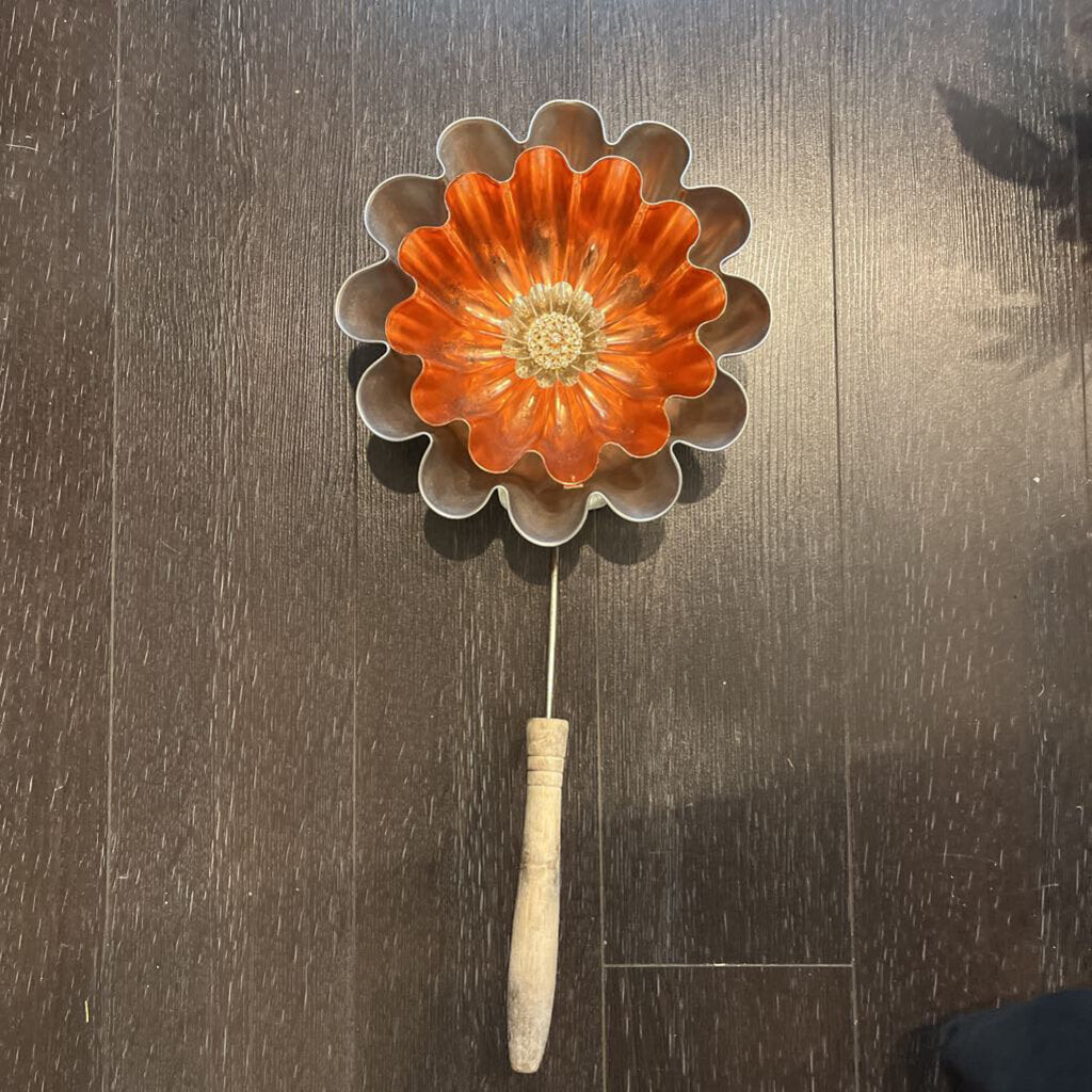 Vintage Bundt Pan Sunflower