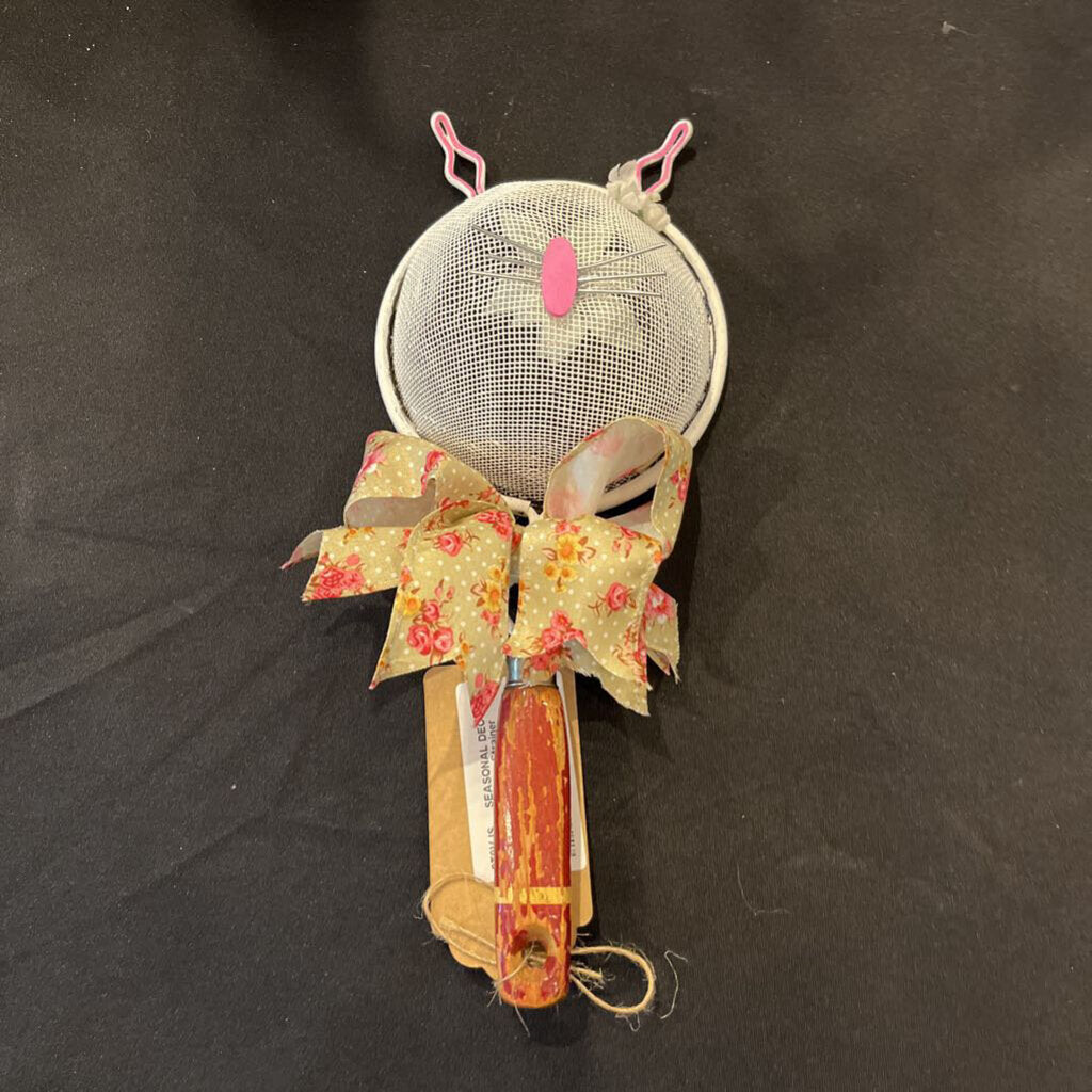 Vintage Strainer Bunny