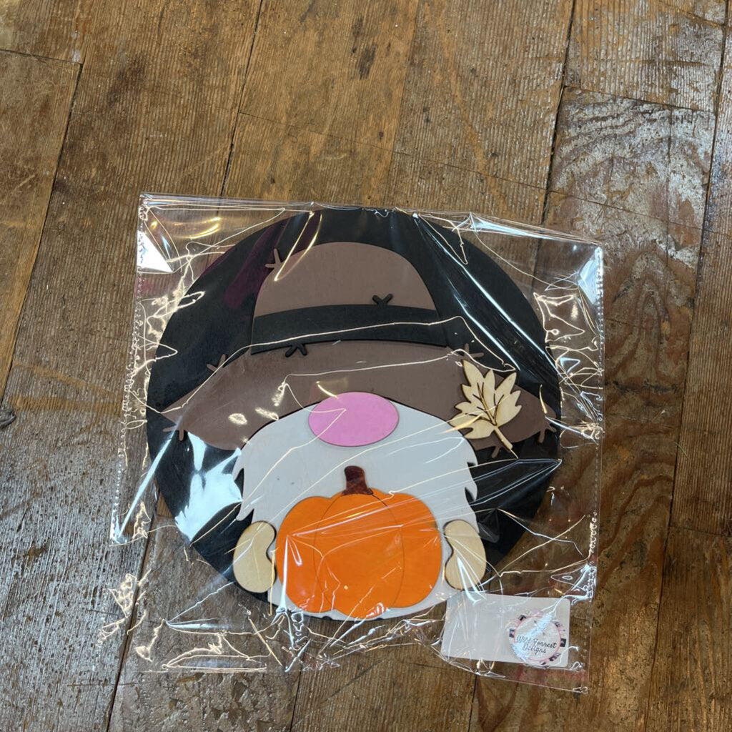 Fall Gnome Round CAE