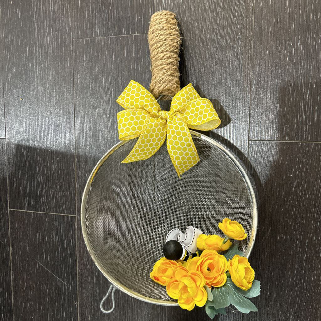 Bumble bee strainer