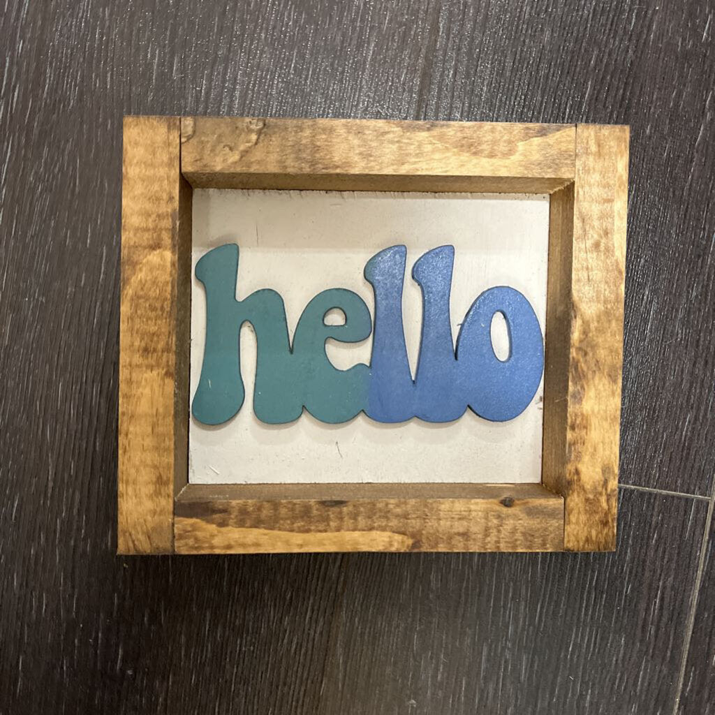 Hello Mini (shelf sitter)