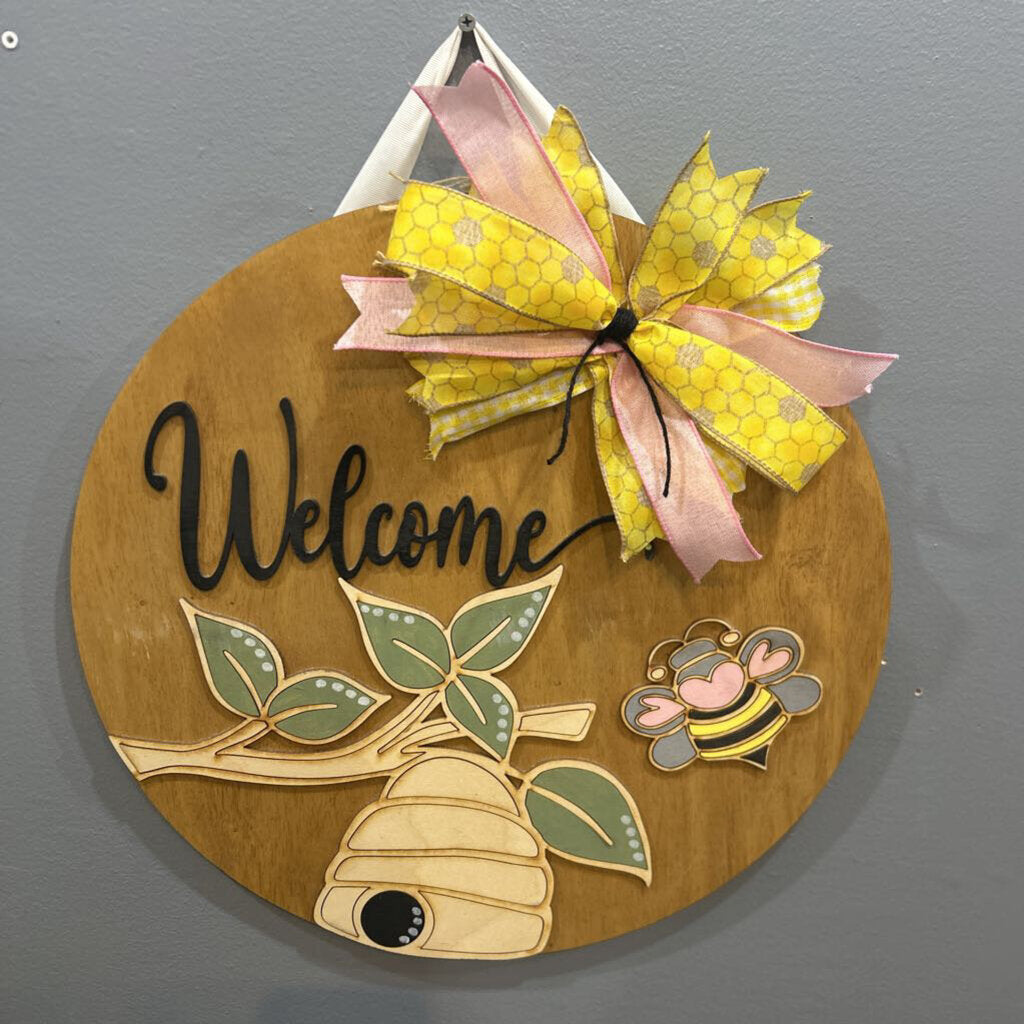 Welcome Bee Hive Door Round