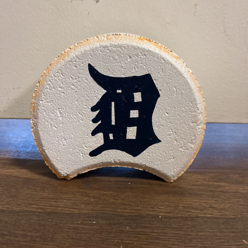 Crescent Brick-Tigers