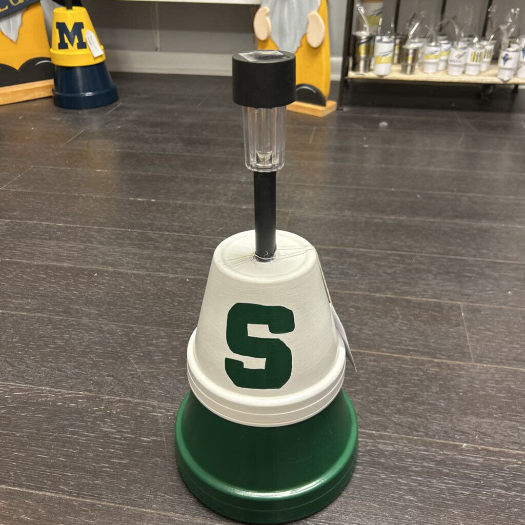 MI State Clay Pot Solar Light