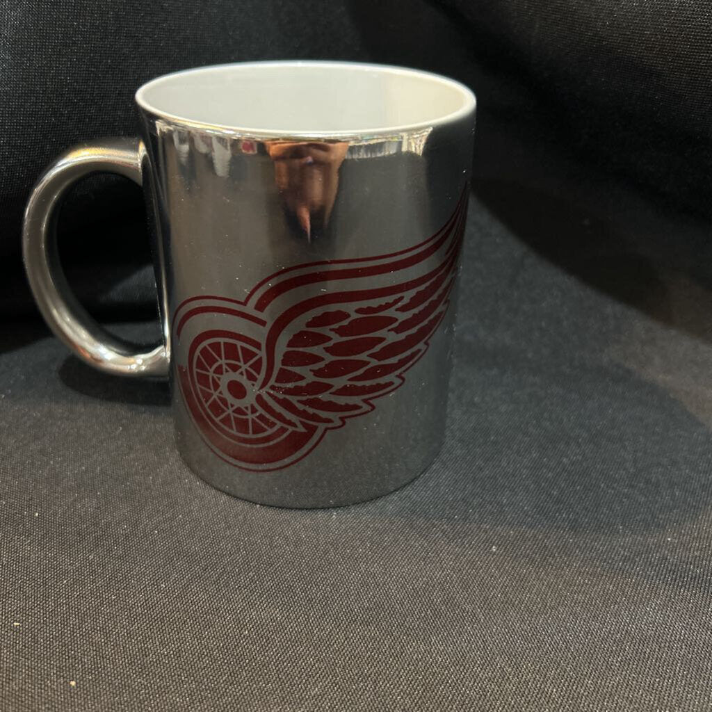 Coffee Mug Red Wings Shiny Silver 11oz
