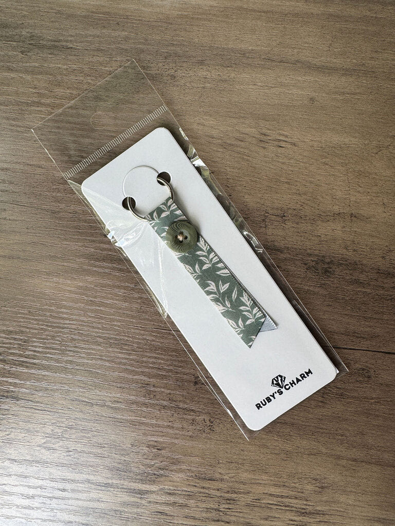 Ribbon Keychain-Green Leaf Pattern w/Green Button