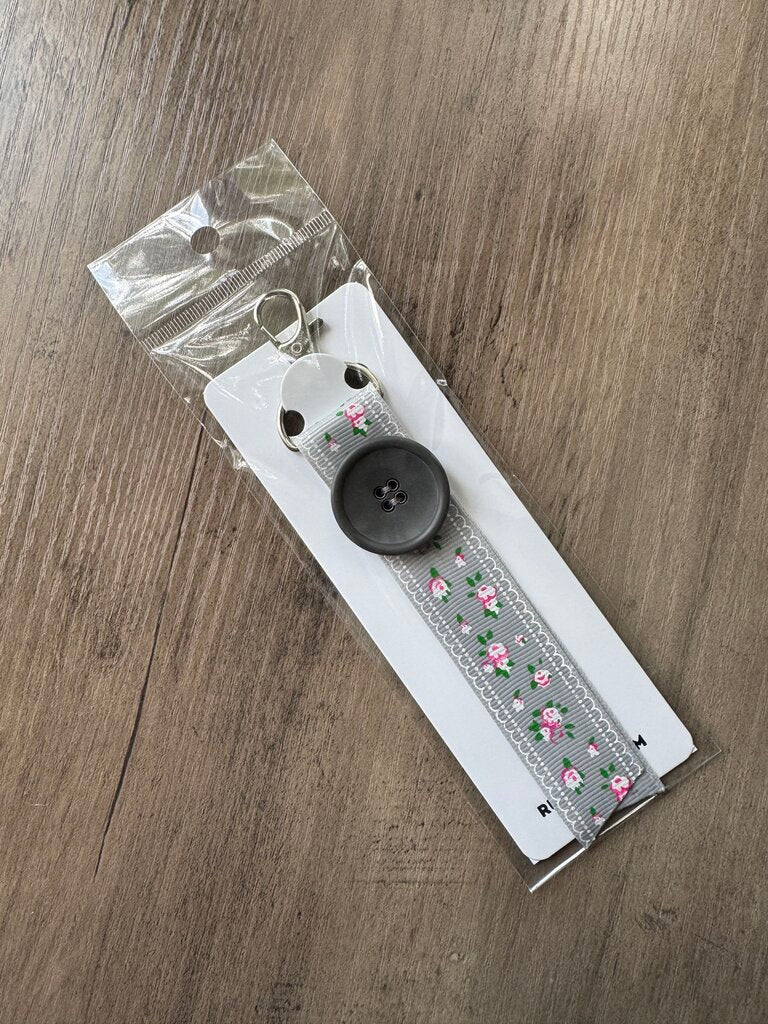 Ribbon Keychain-Gray Floral w/Gray Button