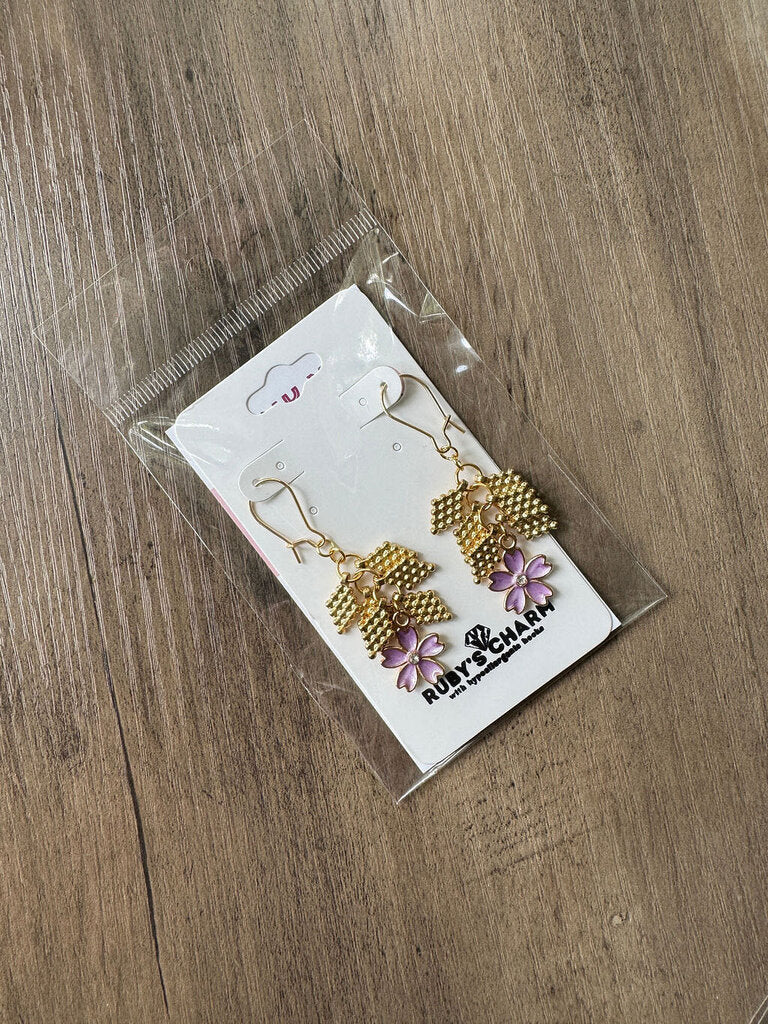 Dangle Earring-Purple Flowers w/Gold Accents