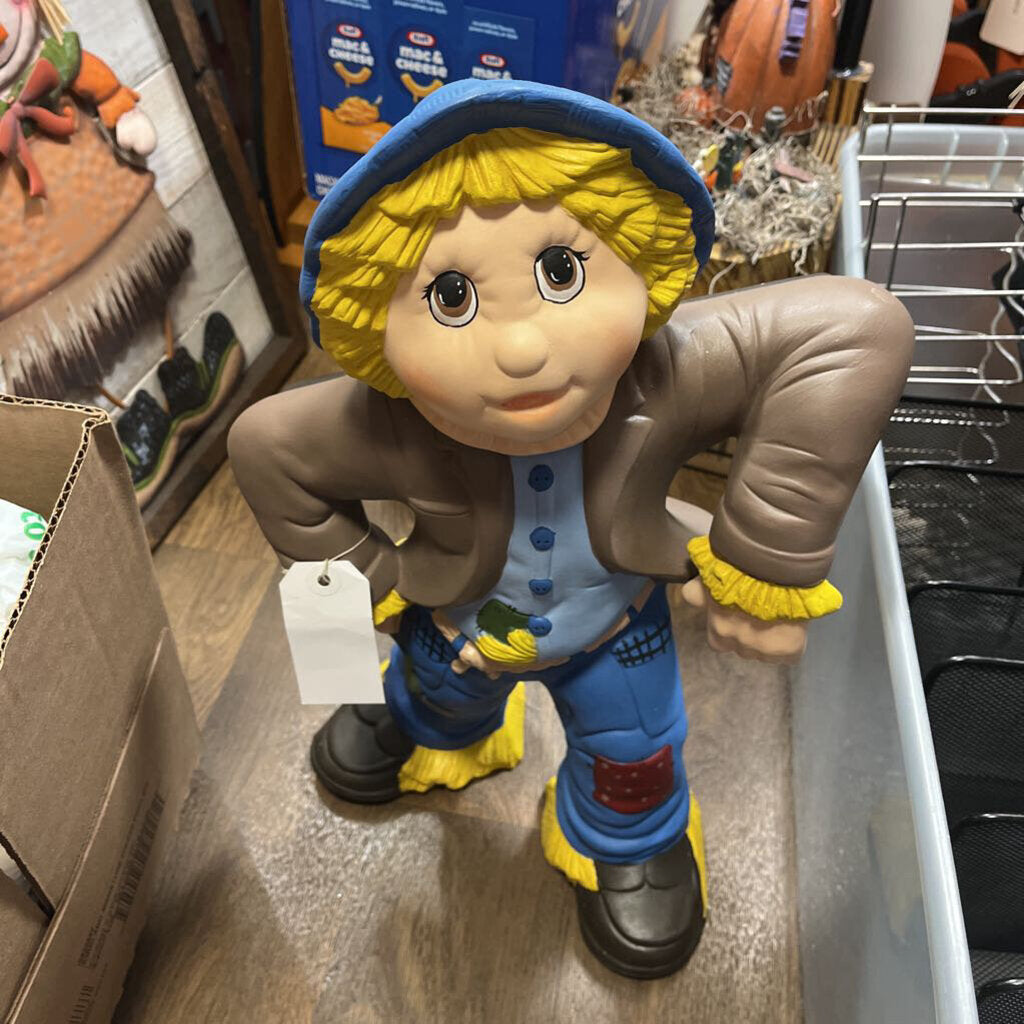 LG Ceramic Standing Scarecrow