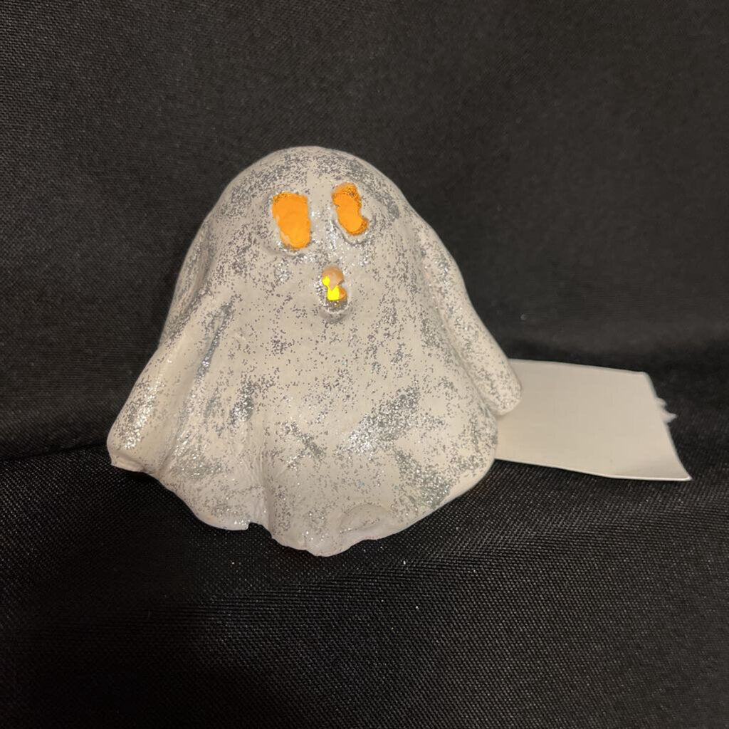 Clay Ghost w/ Light