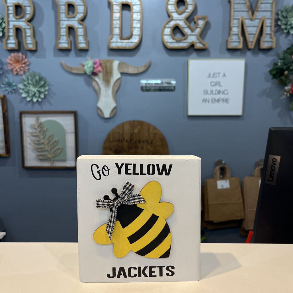 GO Yellow Jackets wood block w/Bee 5x5
