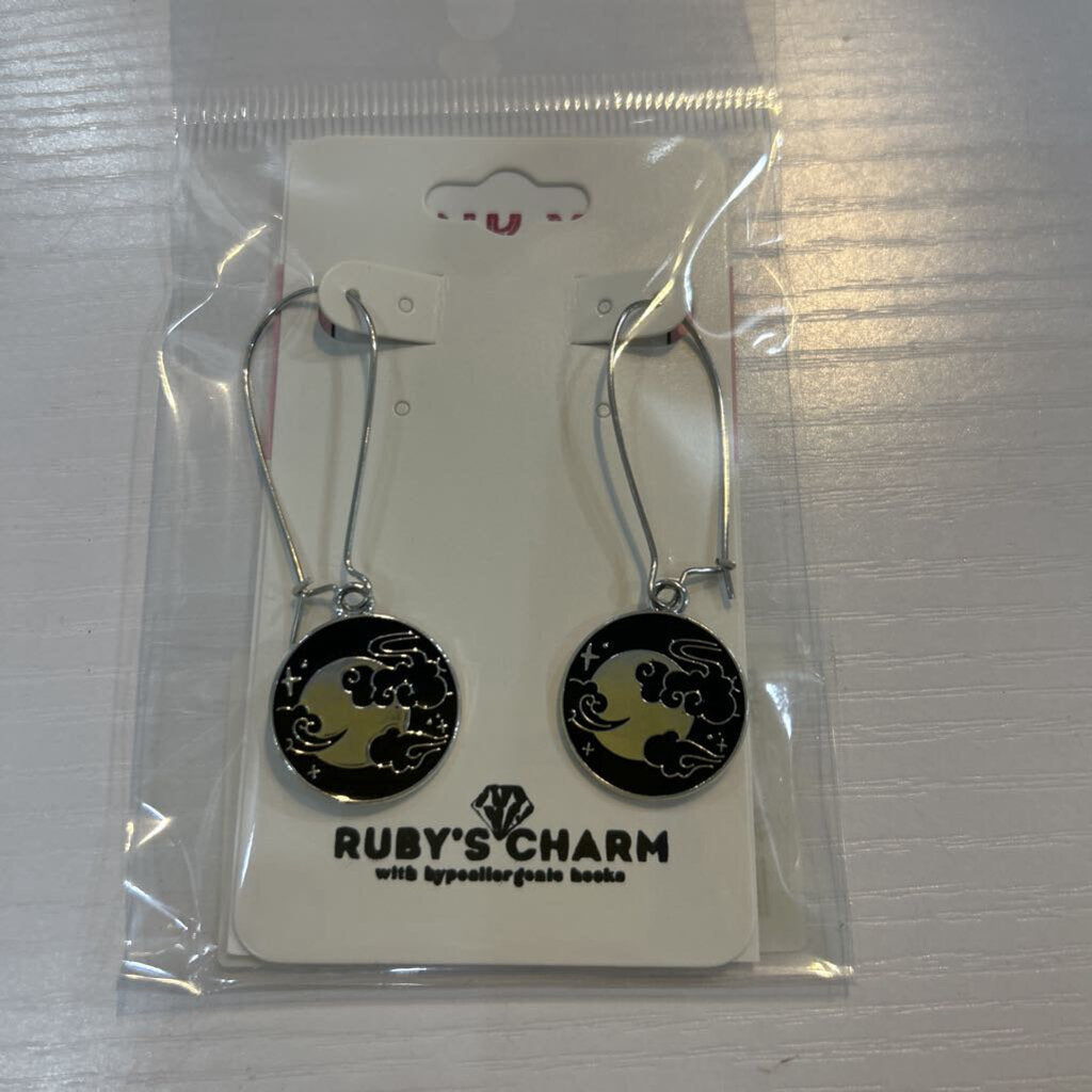 Moon & Clouds Hypoallergenic Hooks