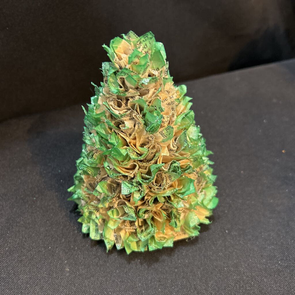 36. Rolled Rosette Book Page Christmas Tree