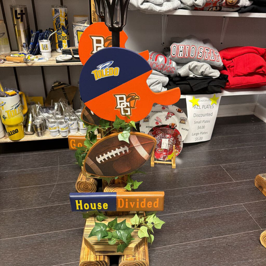 UT/BG House Divided Solar Light