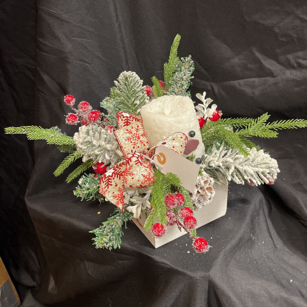 Wooden Box Arrg w/Snowman Candle