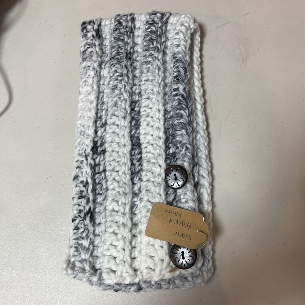 Crochet Button Scarf Warm Black/White