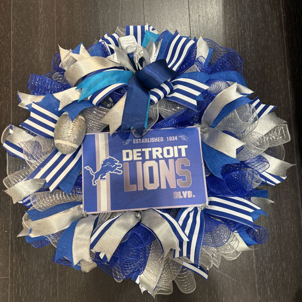 Detroit Lions Wreath with metal sign and football