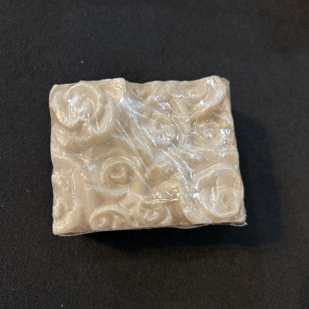 Hazelnut, Vanilla, Rose 10.5oz bar 0030