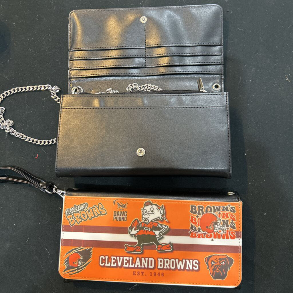Clev Browns Helmet Collage Wristlet/Purse
