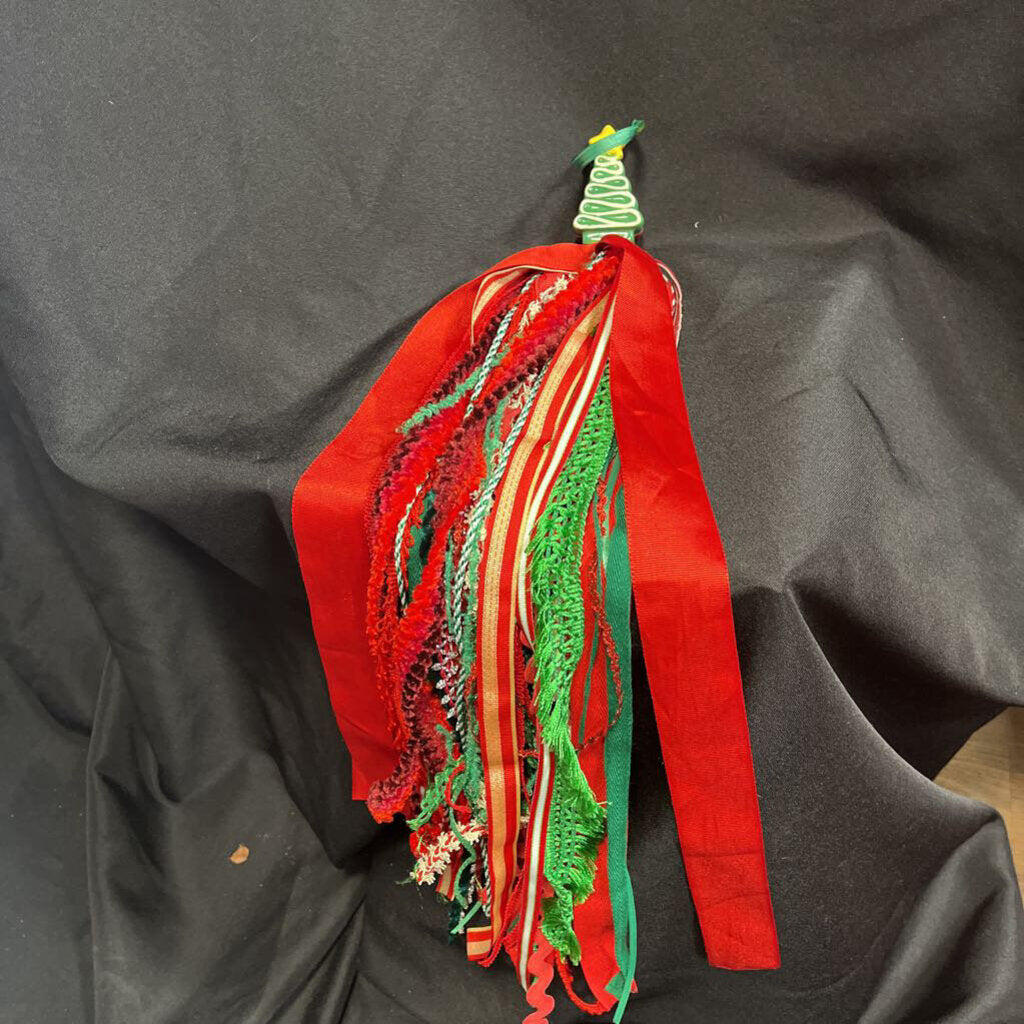 Salt & Pepper Shaker Tassels