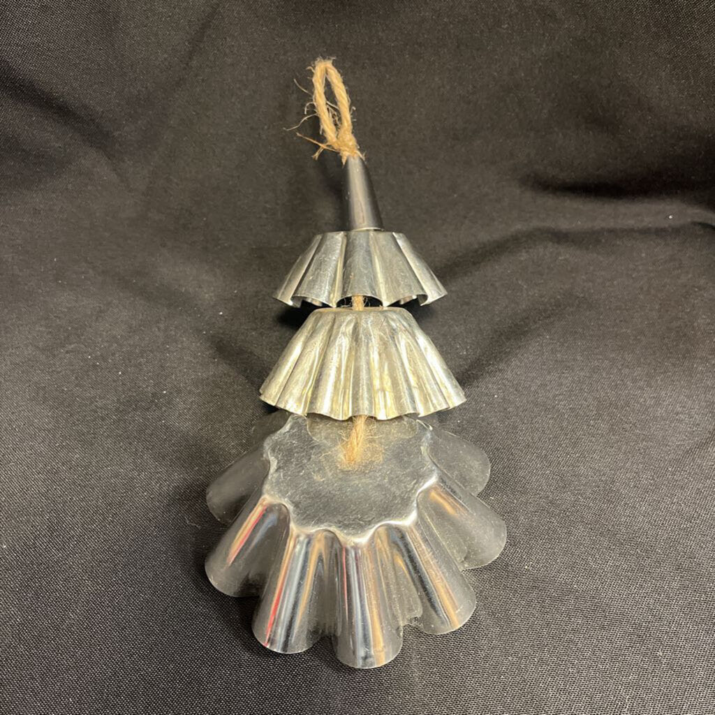 Tart Tin & Cork Tree Ornament