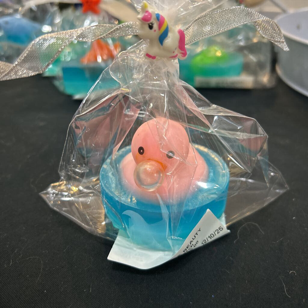 Duckie Blowing Bubble Soapie
