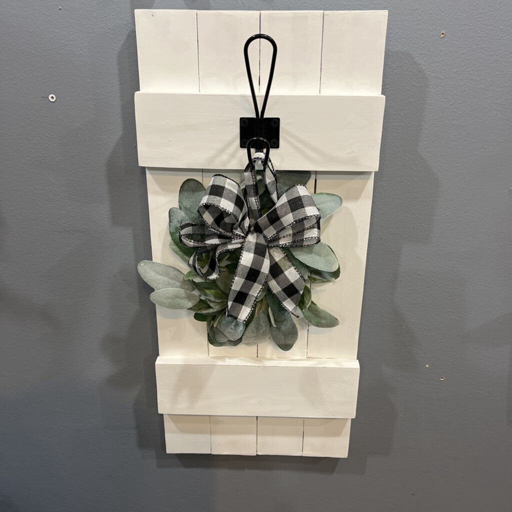 Hanging Wreath Farm House w/ Hook