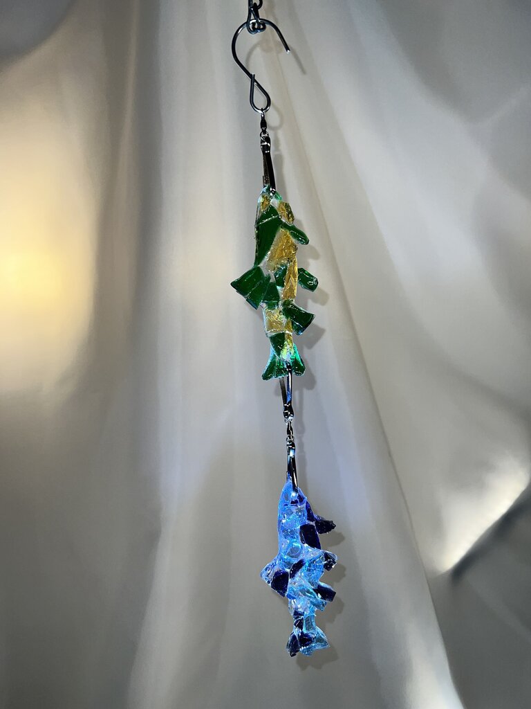 Suncatcher Fish 2 Cascading (green/blue)