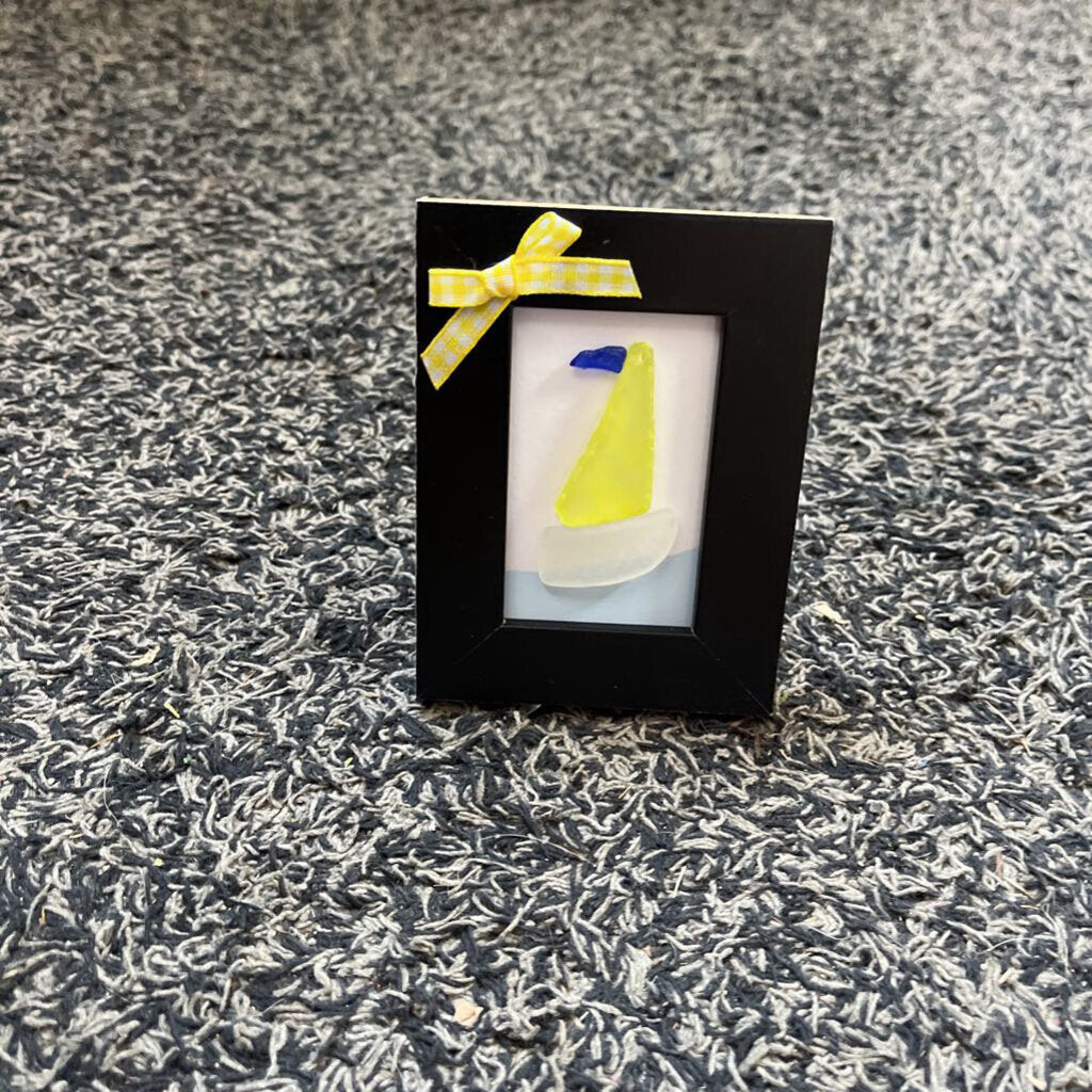 Sailboat (small black frame)