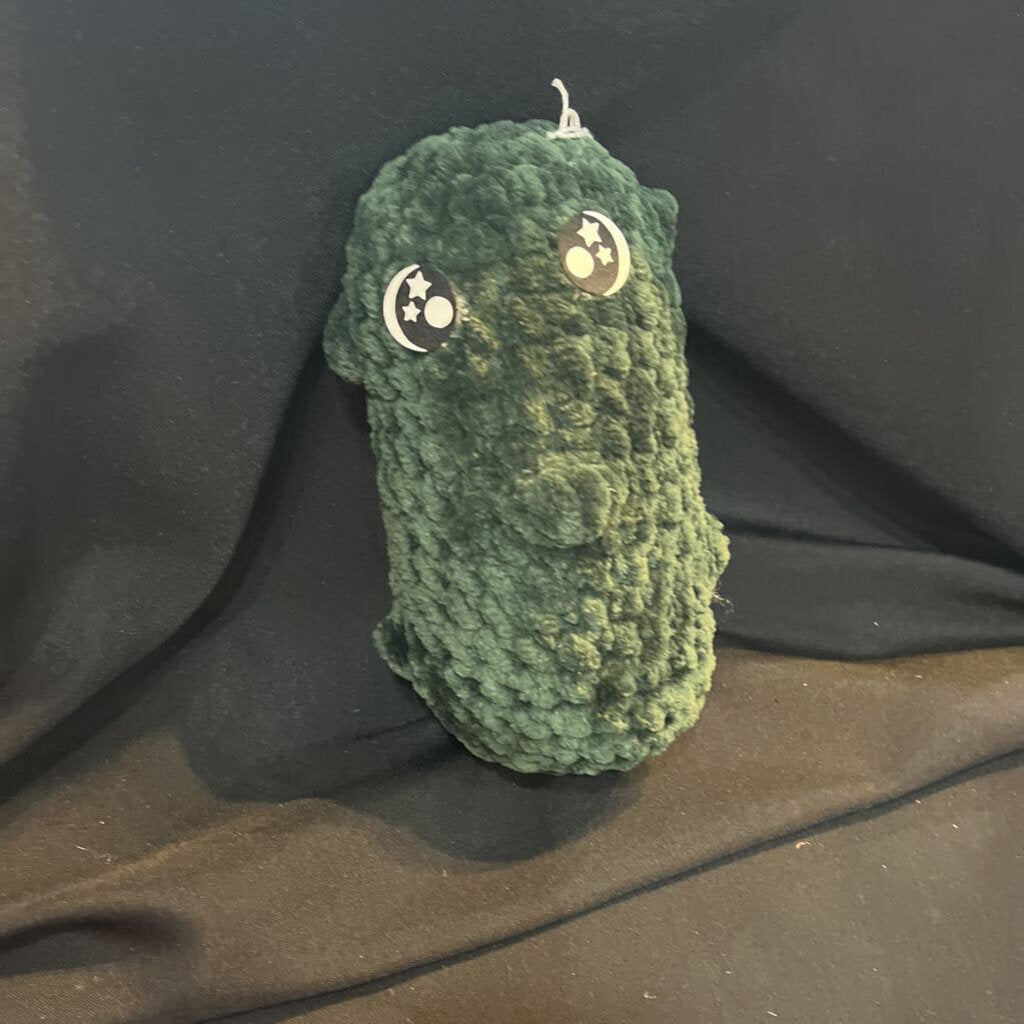 Crochet Lg Dark Green Pickle