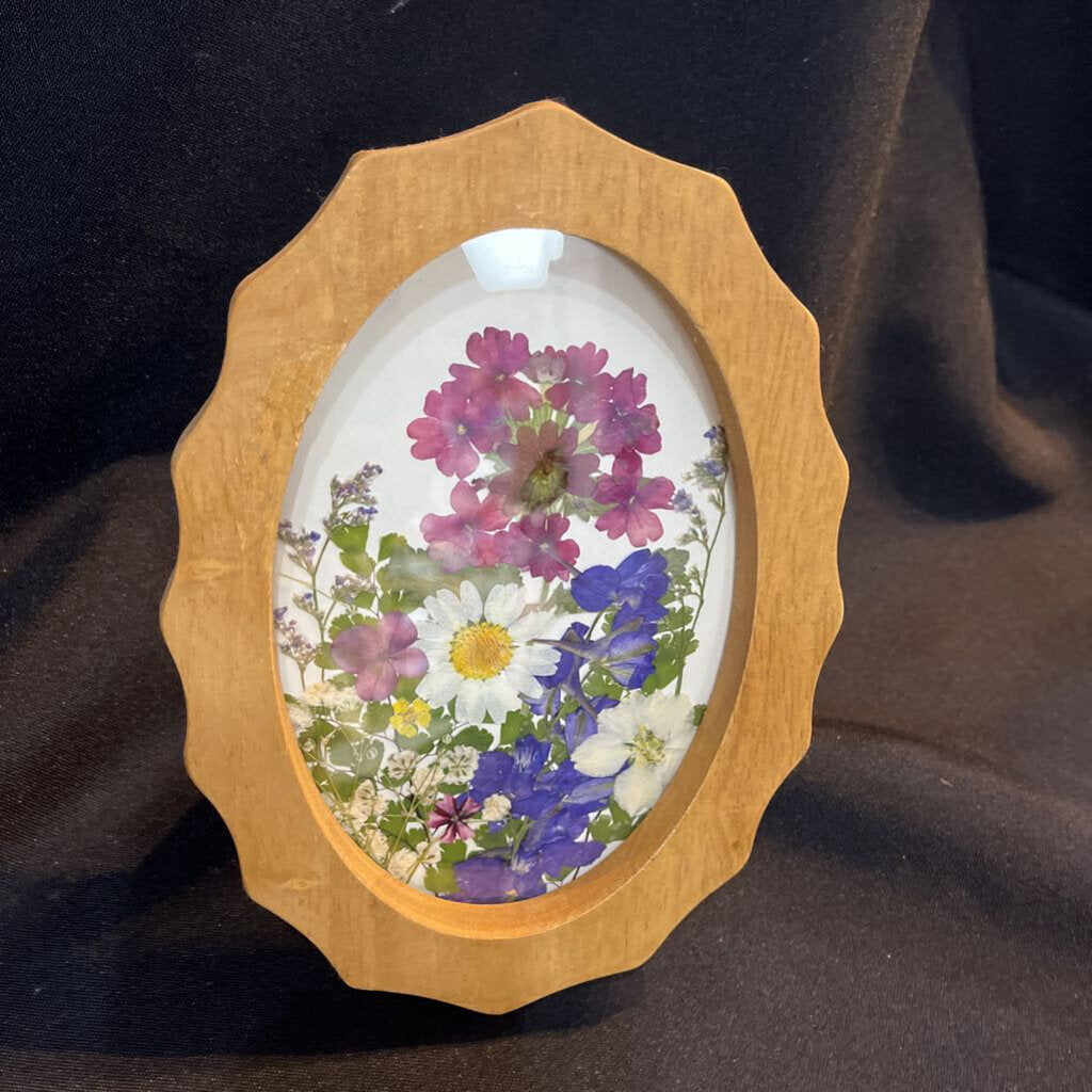 4x6 Wood Oval Frame with Pressed Flowers