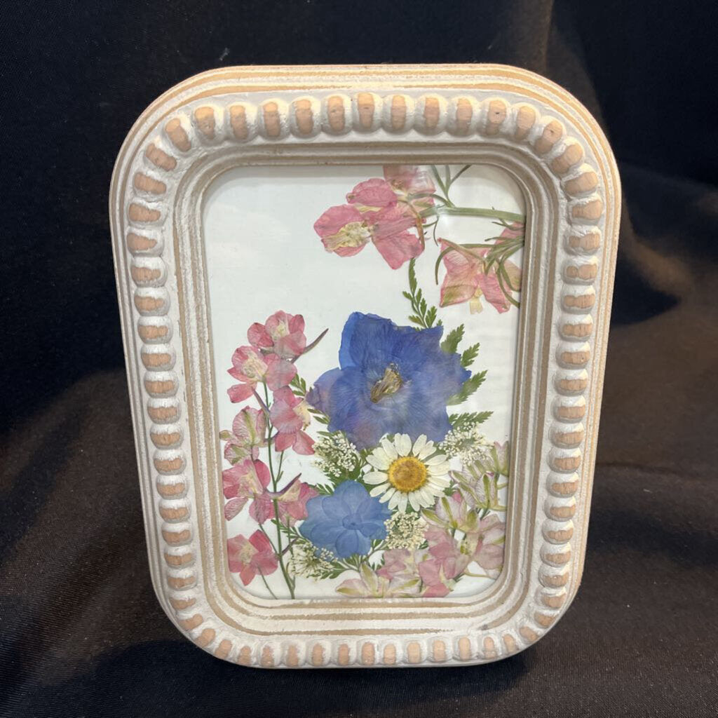 4x6 Wood Beaded Frame with Pressed Flowers