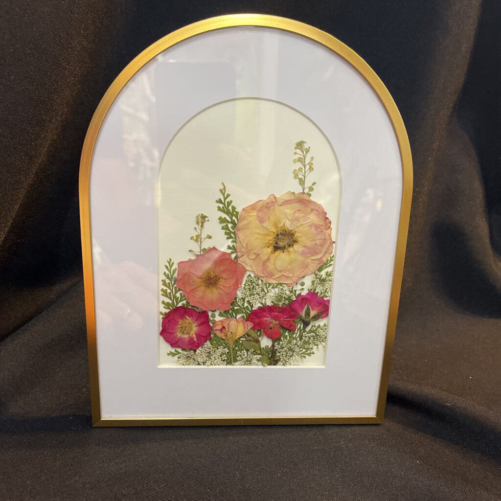 5x7 Gold Arch Frame with Pressed Roses