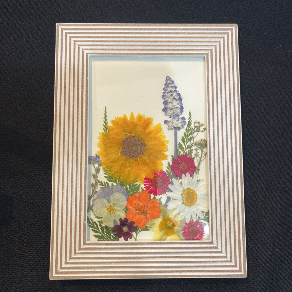 Pressed Summer Flower (white wood frame)