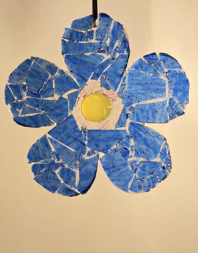 Flower Lg blue Suncatcher