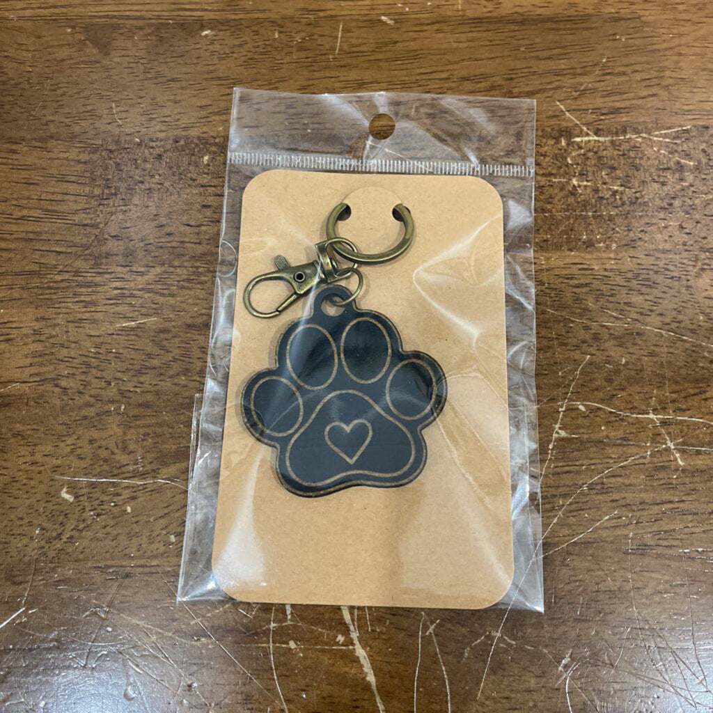 Black Dog Paw (wood keychain)
