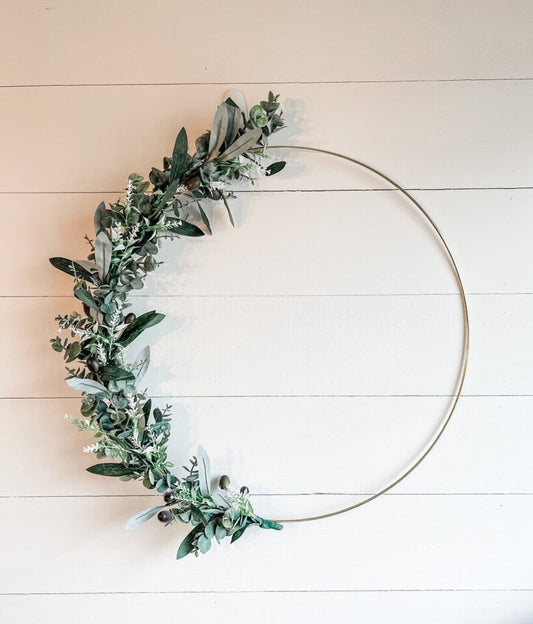 Minimalist Gold Hoop Gree
