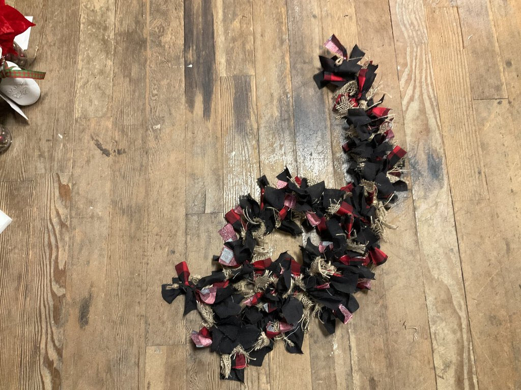 Red Blk Buff Check Garland