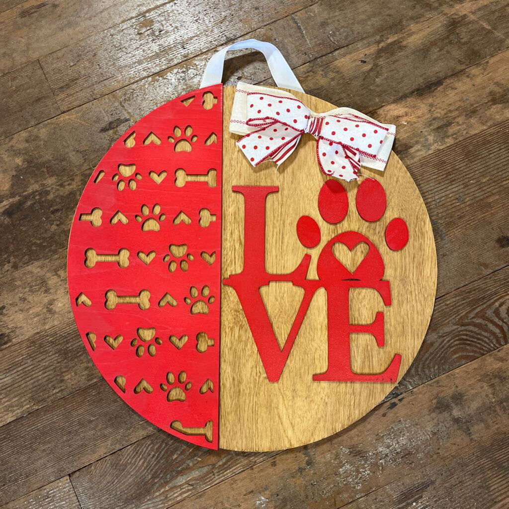 Dog love door round