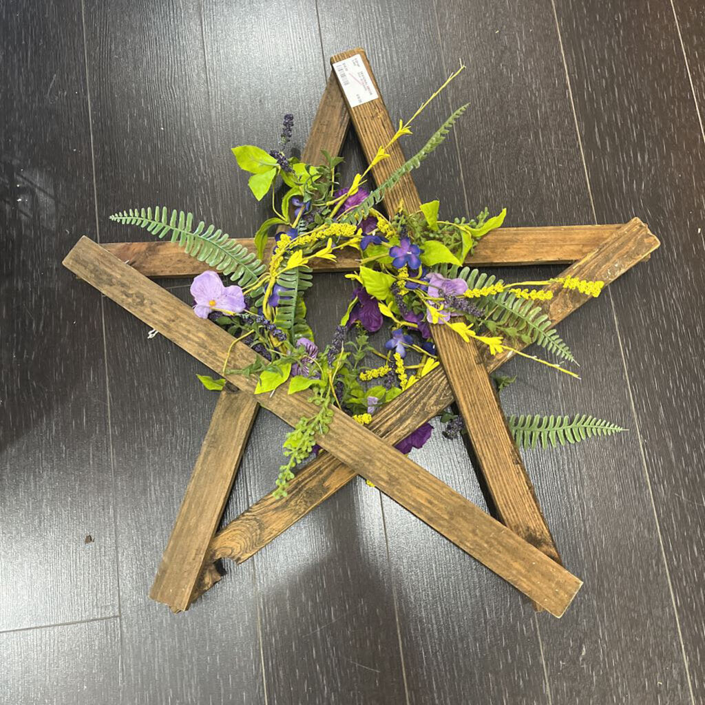 Star W/Wreath